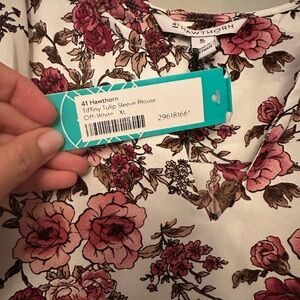 41 Hawthrone Tulip Blouse